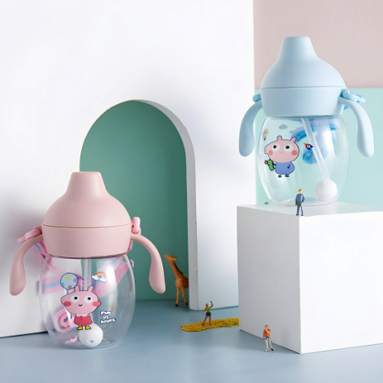 1pcs 280ml Mumpot Baby Kettle – Duck Beak Cute Cartoon Straw Bottle (Random Color)