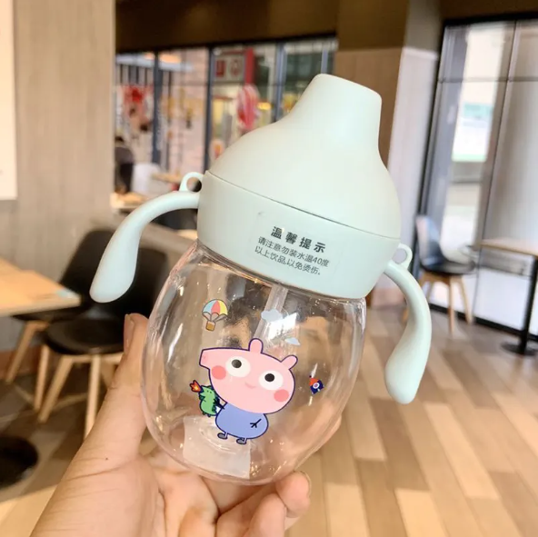 1pcs 280ml Mumpot Baby Kettle – Duck Beak Cute Cartoon Straw Bottle (Random Color) - Image 2