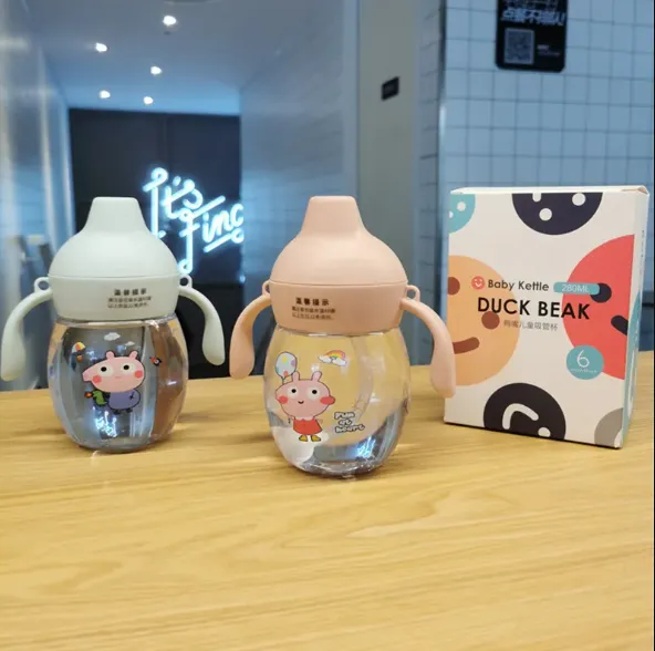 1pcs 280ml Mumpot Baby Kettle – Duck Beak Cute Cartoon Straw Bottle (Random Color) - Image 3